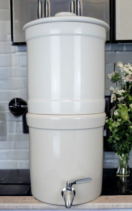 Aquacera Terra2 Bristol White Stoneware Gravity Filter System with 2 Filters